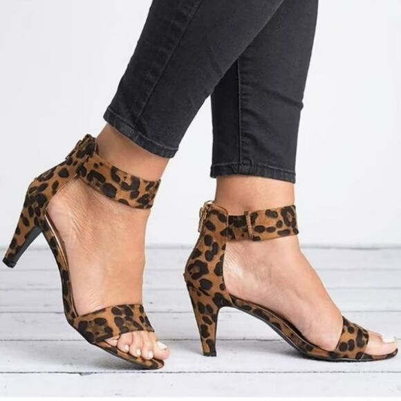 BRAND NEW WOMEN  OPEN-TOE  ANKLE-STRAP LOW HEEL ANIMAL PRINT SANDAL - Picture 14 of 14